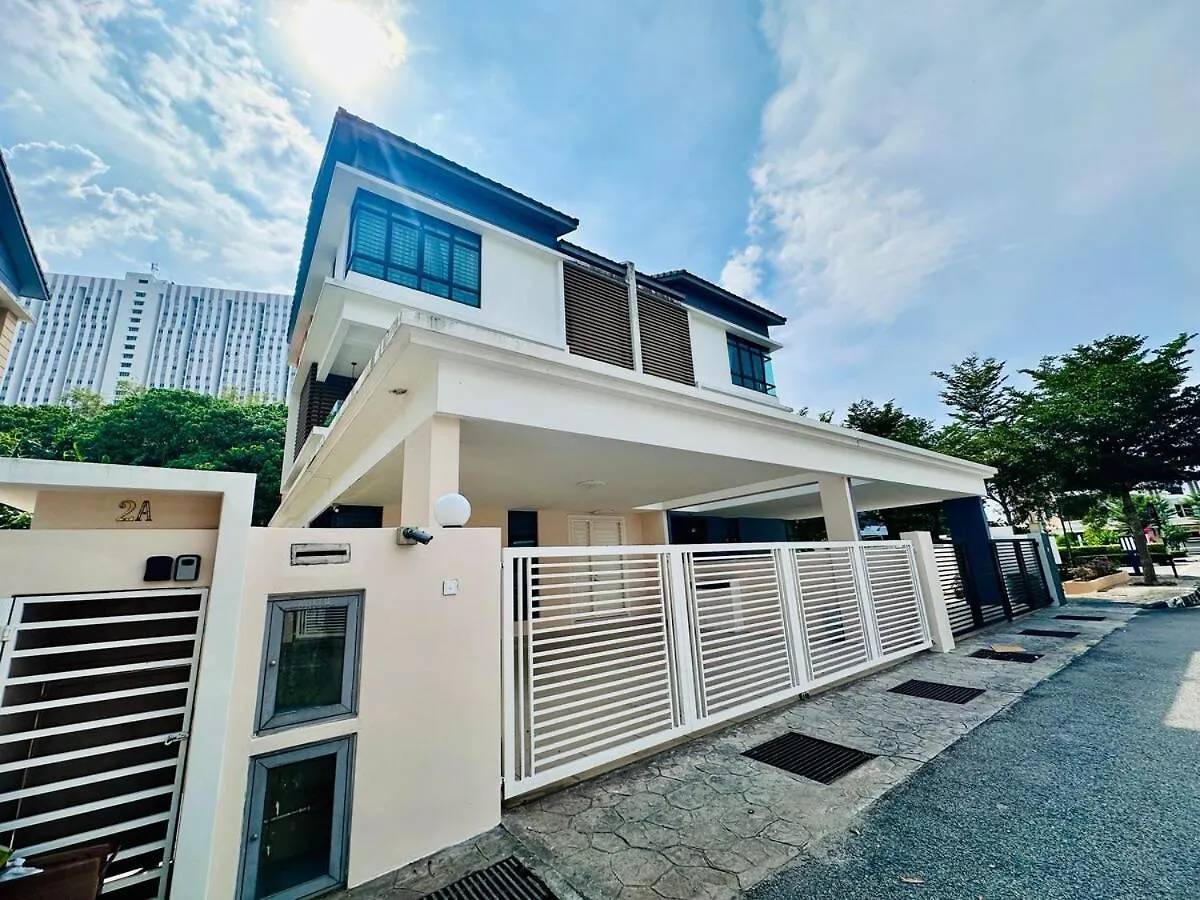 Vila New Sea Breeze Landed Home 13Pax Batuferrigghi Batu Feringgi Malajsie